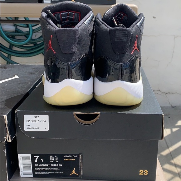 Air Jordan 11 Retro BG - Picture 3 of 4